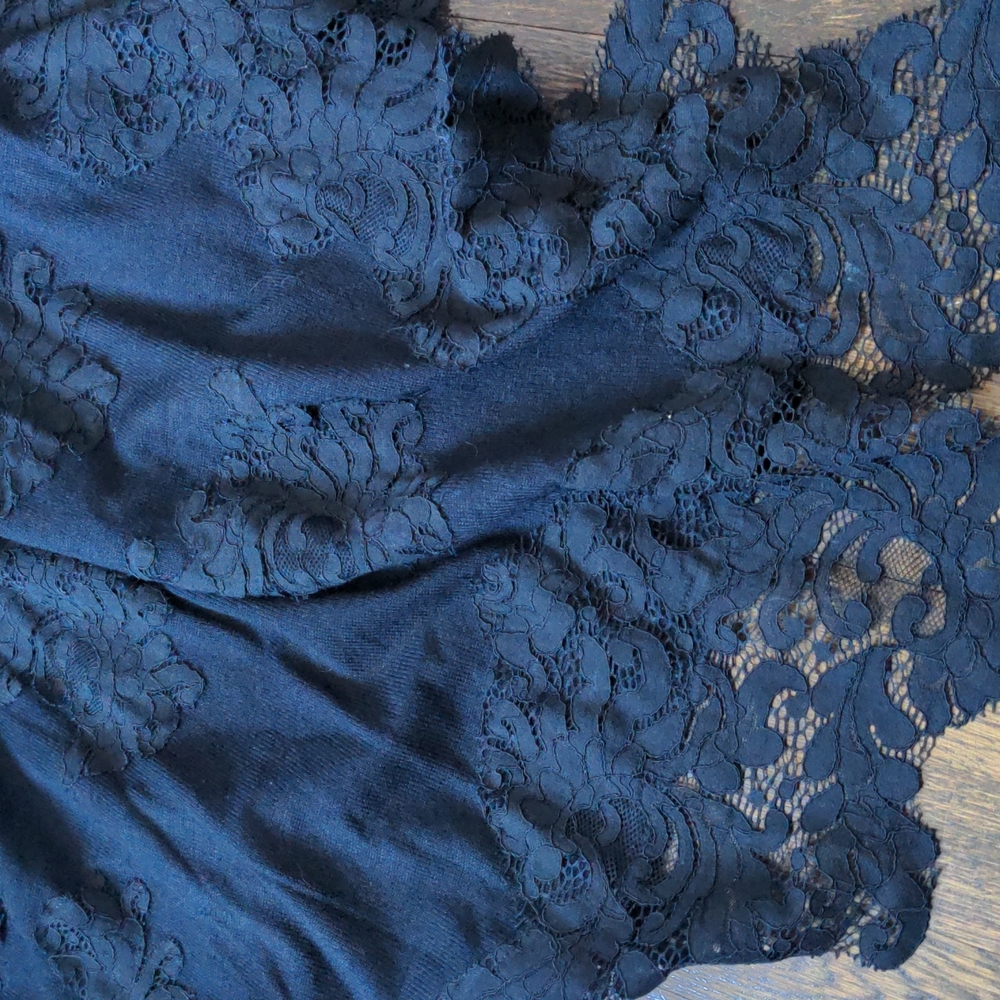 Black lace scarf